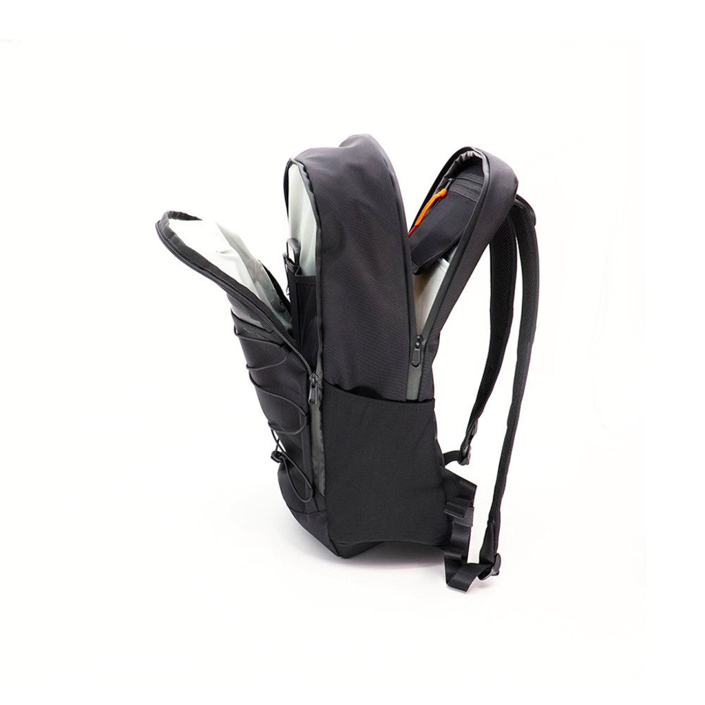 30L Neat backpack / Black