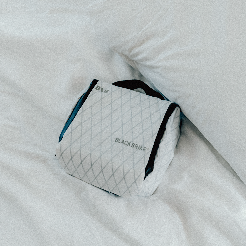 CONTAIN WASH POUCH / Ultra X white