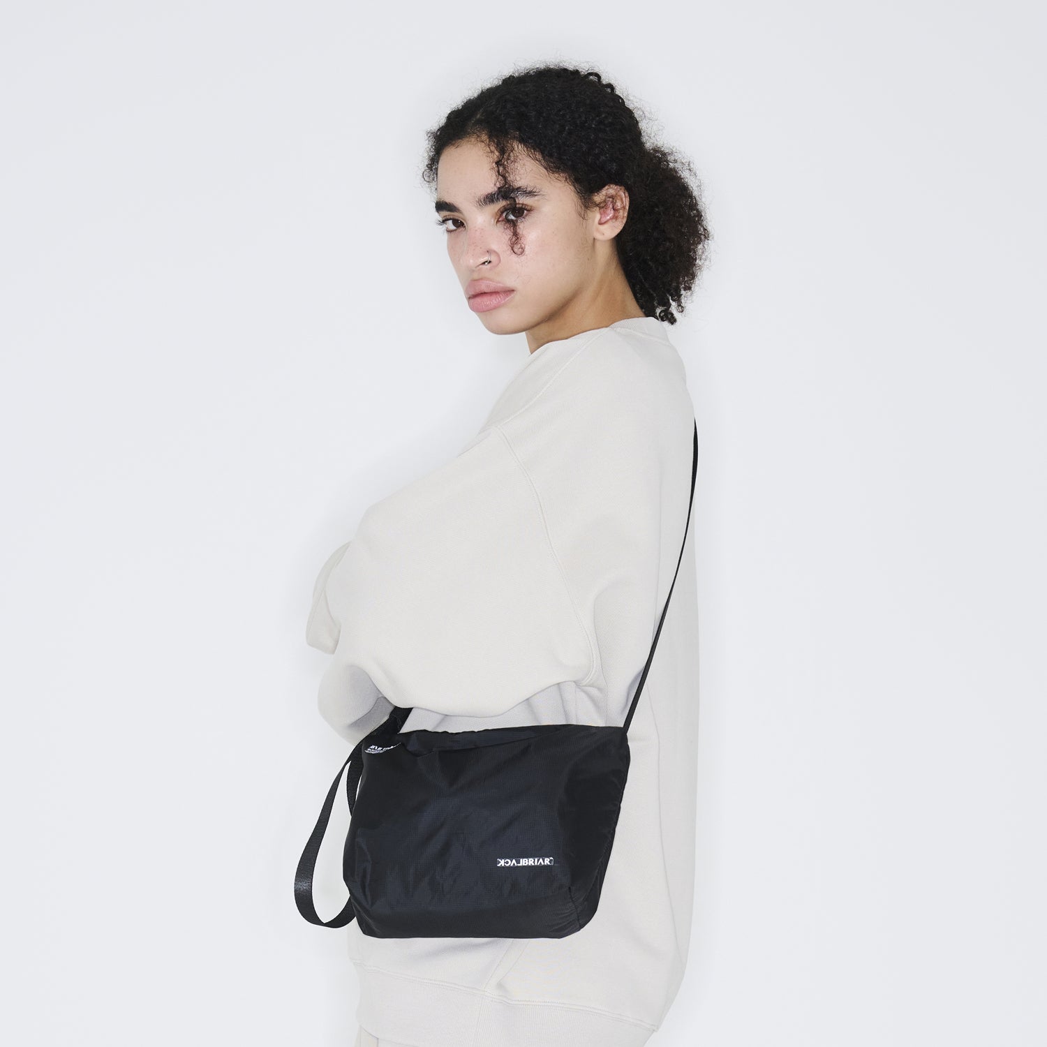 Light Cross Bag M / Ashy Black