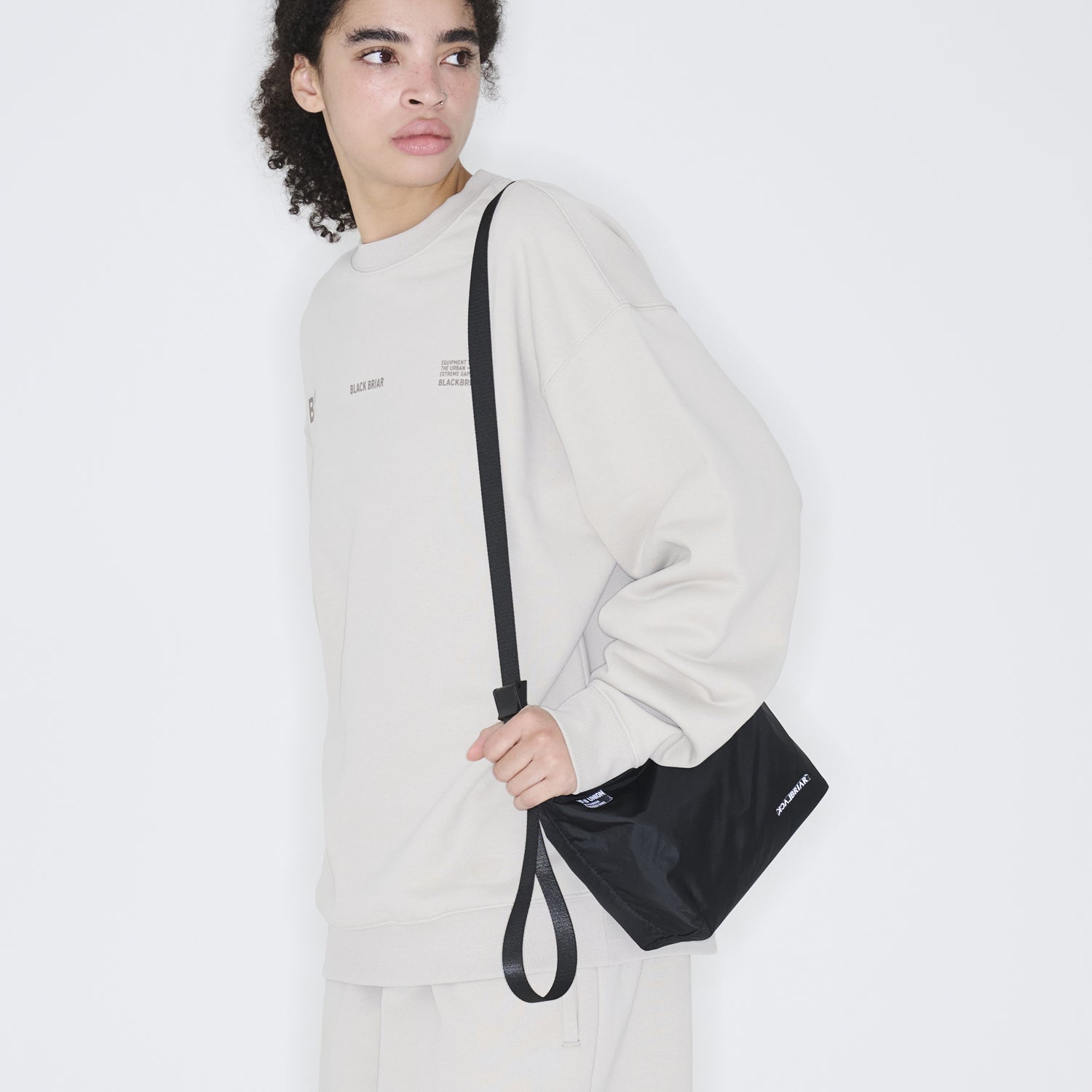 Light Cross Bag M / Ashy Black