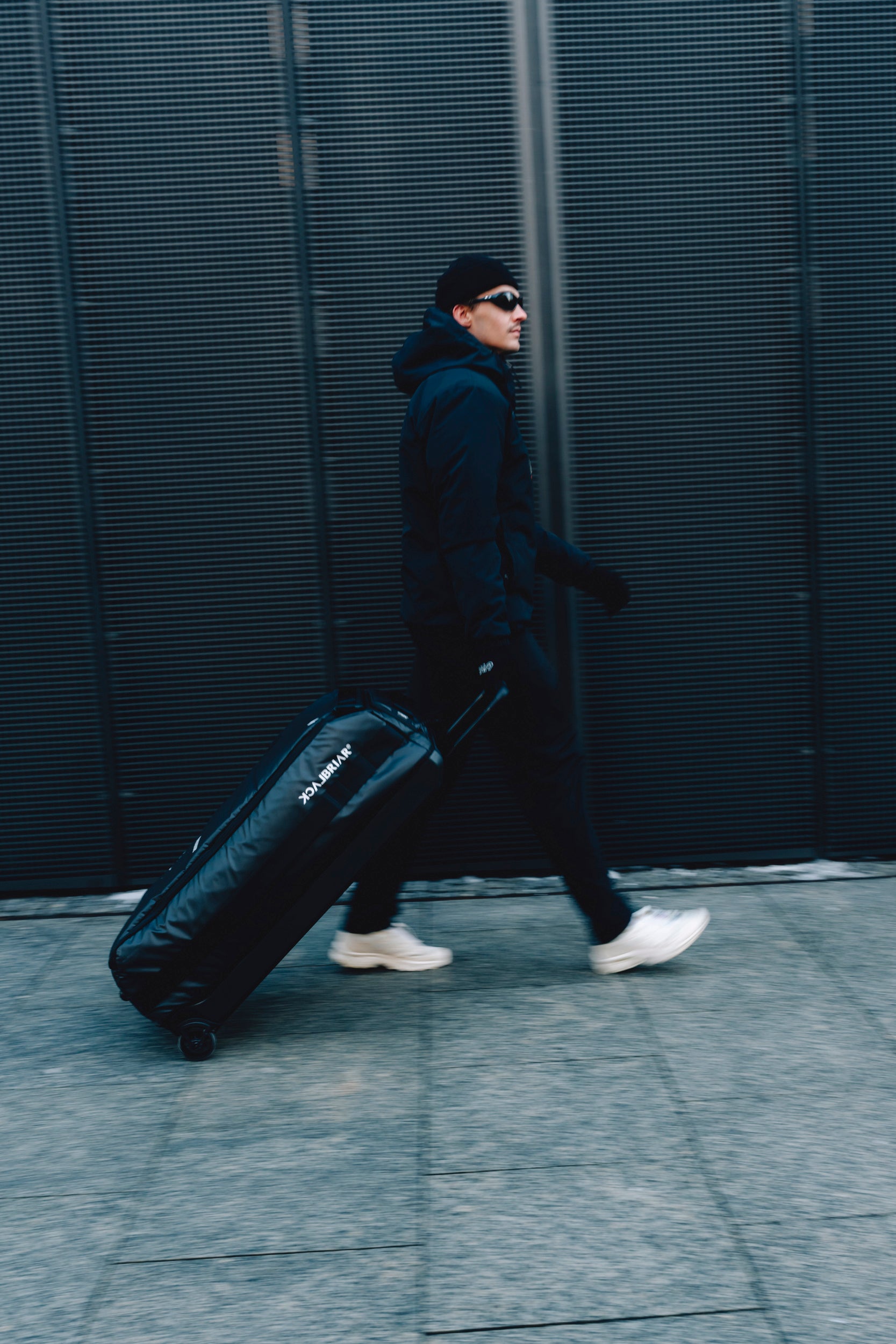 Blackbriar Suitcase 100L