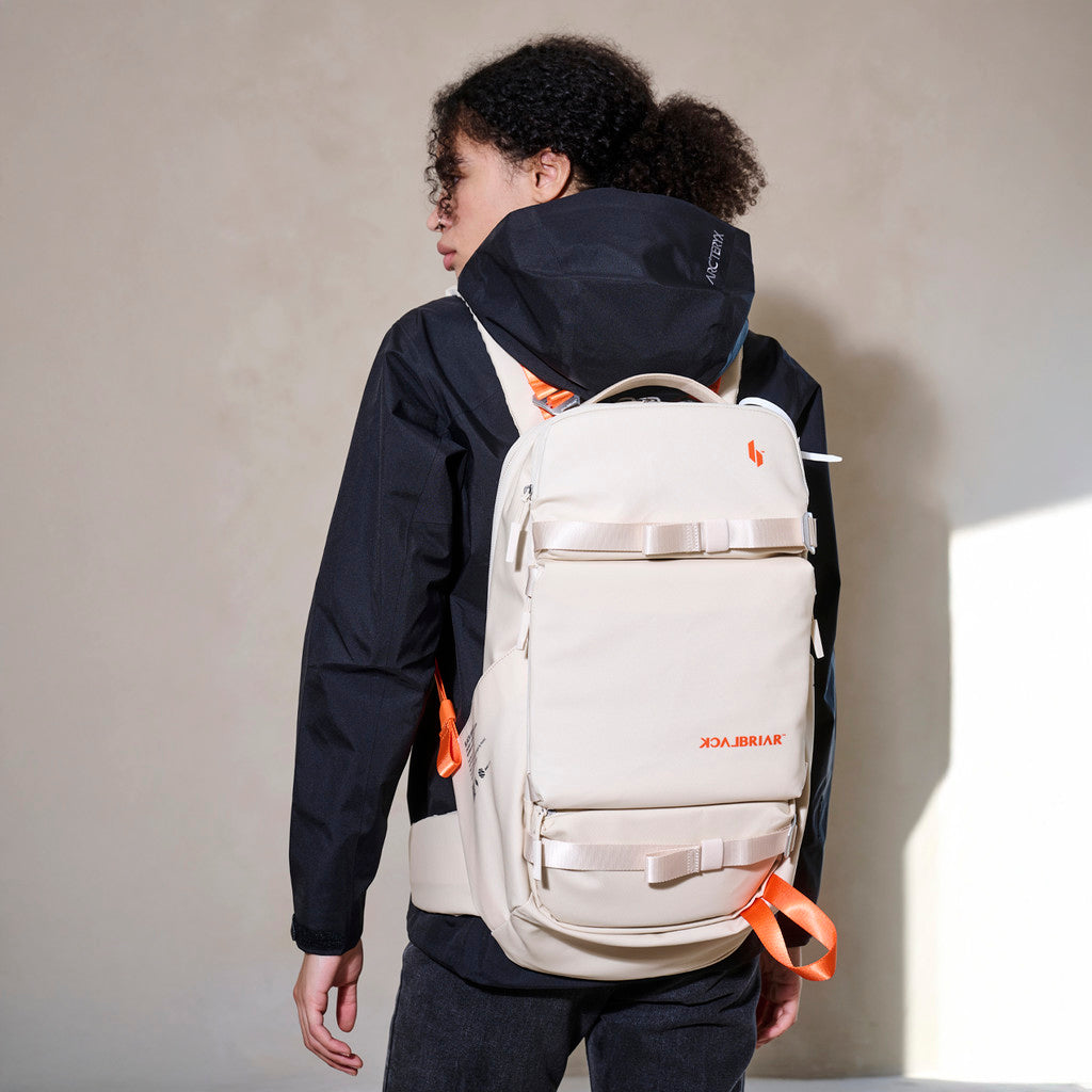18L 익스트림 어드벤처 백팩 7.0 / 데저트 화이트