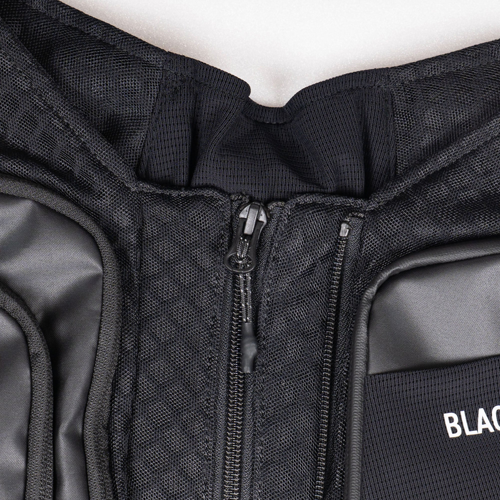 MULTI VEST X  / Ashy Black