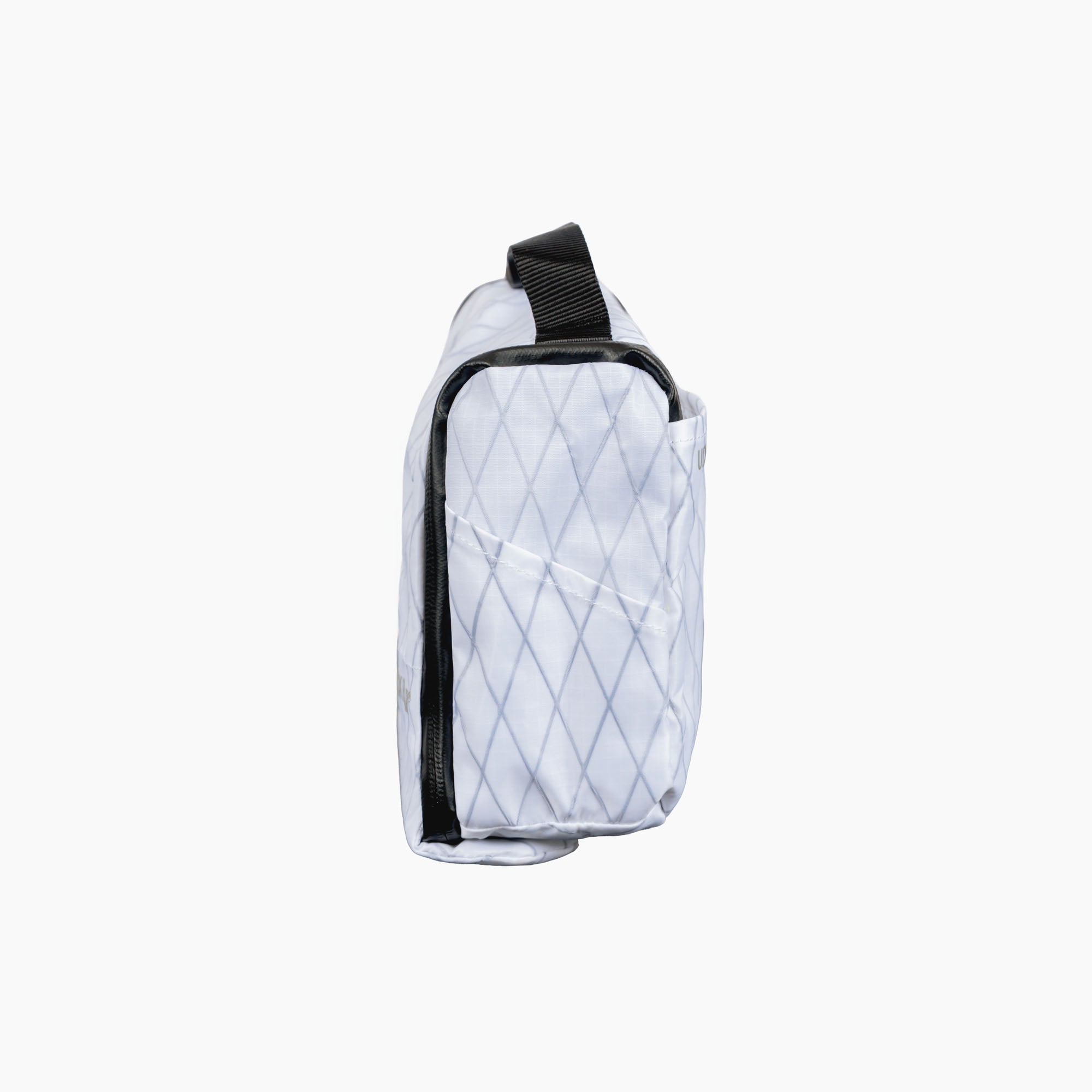 CONTAIN WASH POUCH / Ultra X white