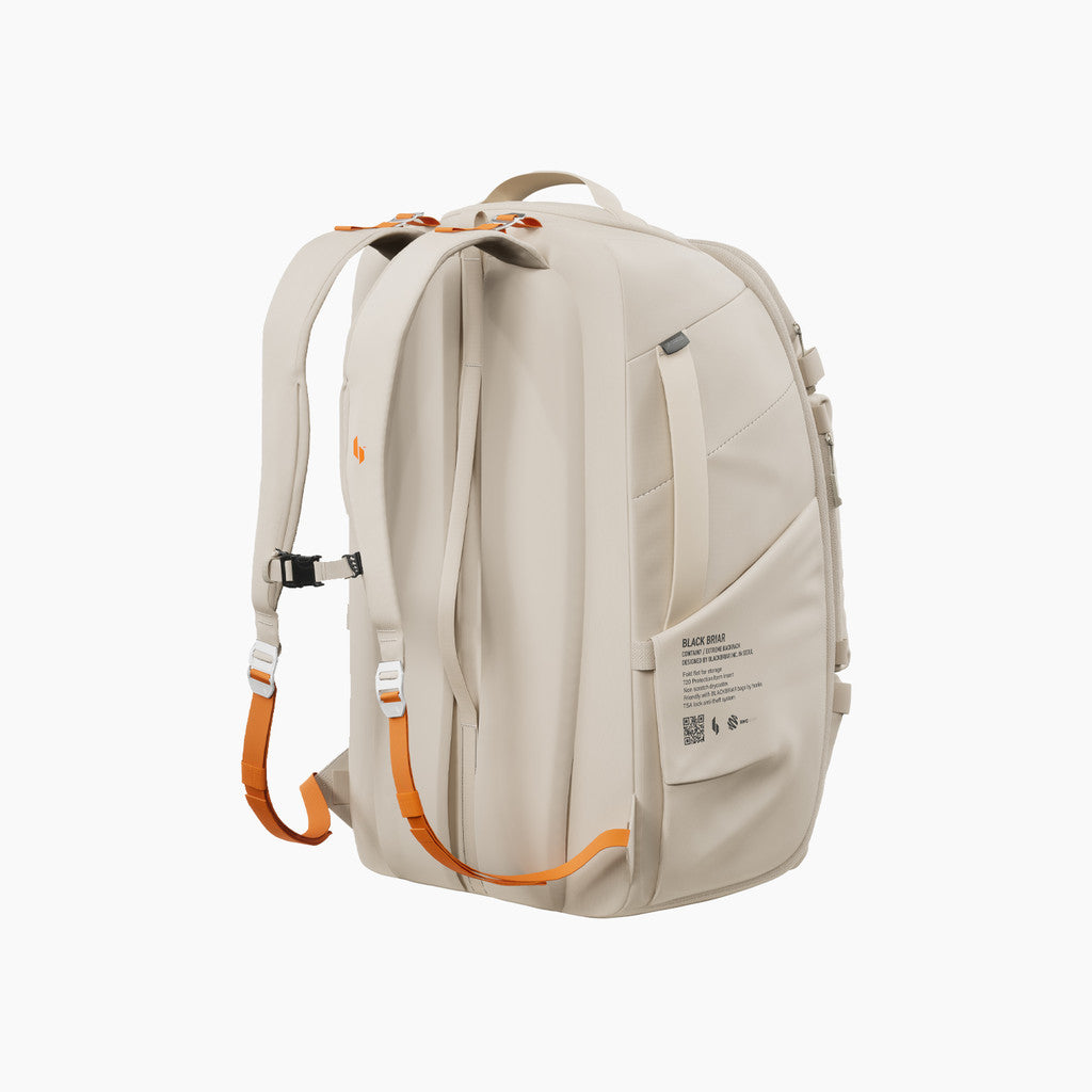 65L 익스트림 이큅먼트 백팩 7.0 / 데저트 화이트