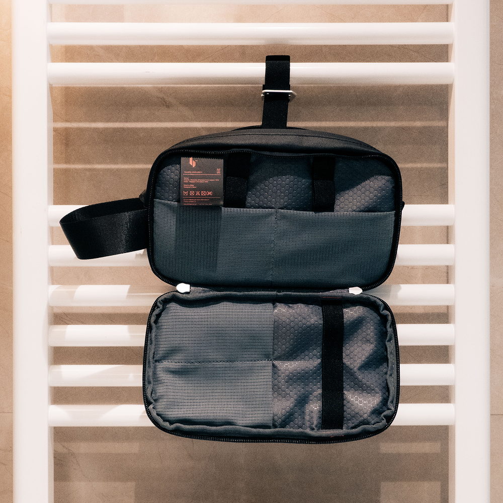 Range Wash Bag / Ashy Black